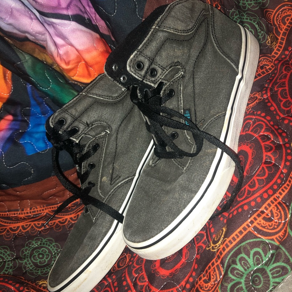High top gray Vans 👟